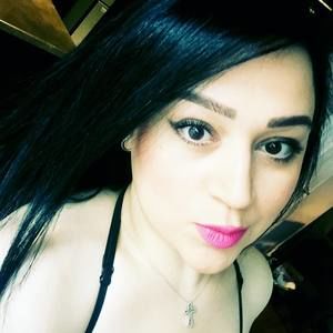 Meet your Posher, Nina